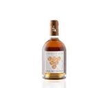 Bottiglia di vinsanto toscano Terre del Castello, un nettare dorato pronto per essere gustato.