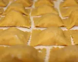 Tortelli di patate del Mugello, pronti per essere cucinati. Un primo piatto tipico toscano.